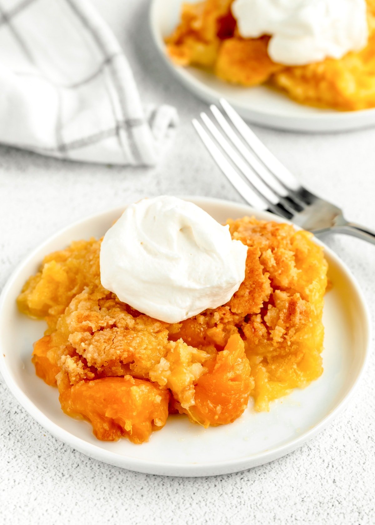 Easy Peach Dump Cake: 3-5 Ingredients, Ready in Under An Hour
